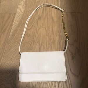 Jacquemus White Leather Shoulder Bag with Gold Logo Chain